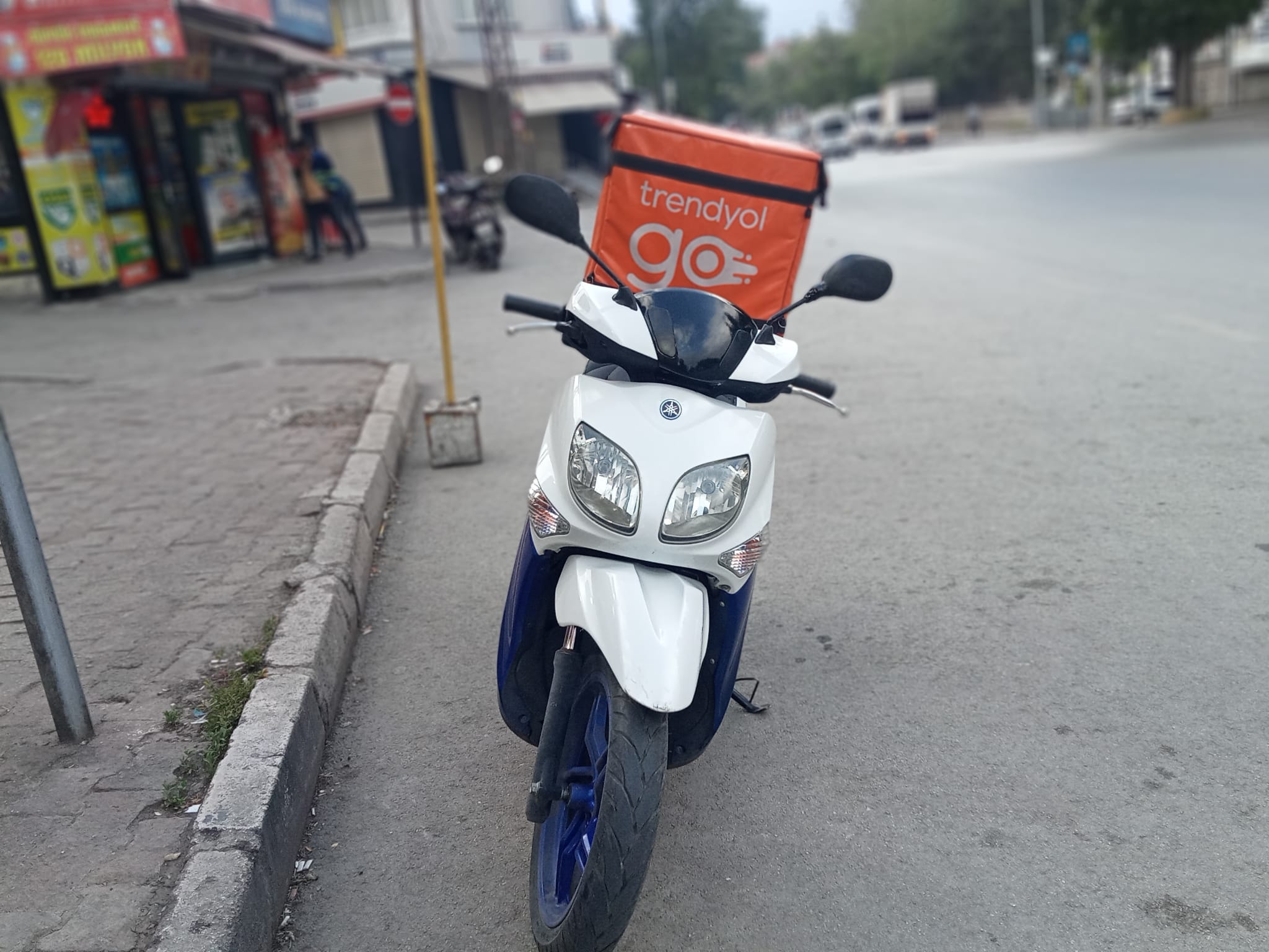 Motor Resmi